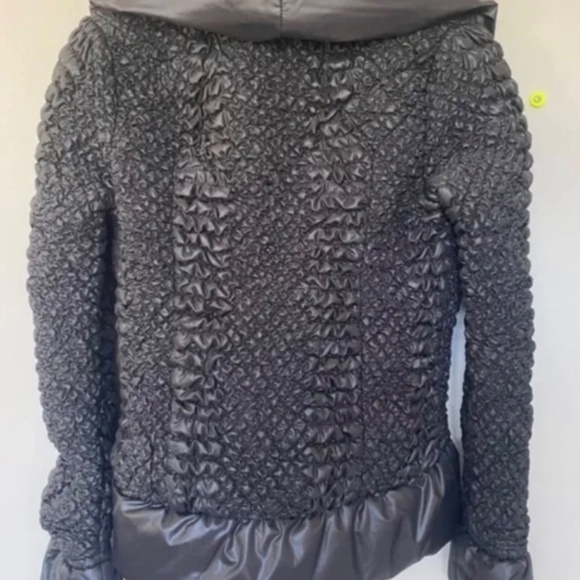 Guess by Marciano Black cross over tie puffer coat size small - Picture 2 of 5